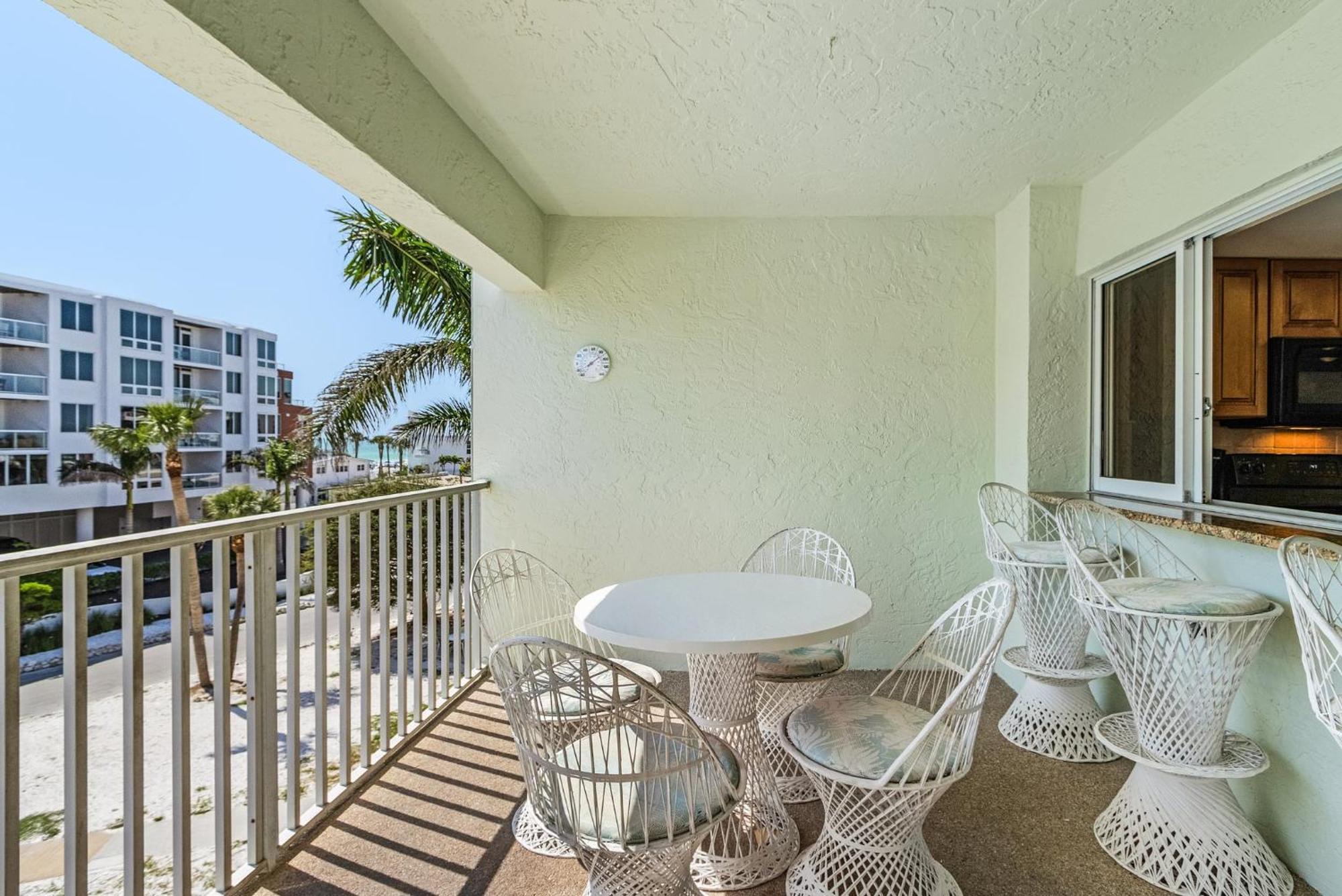 Calini Beach Club Sarasota Room photo